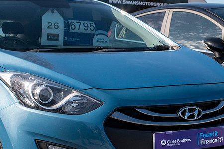 Drivers weigh up price and brand-loyalty when choosing new vehicles Drivers weigh up price and brand-loyalty when choosing new vehicles